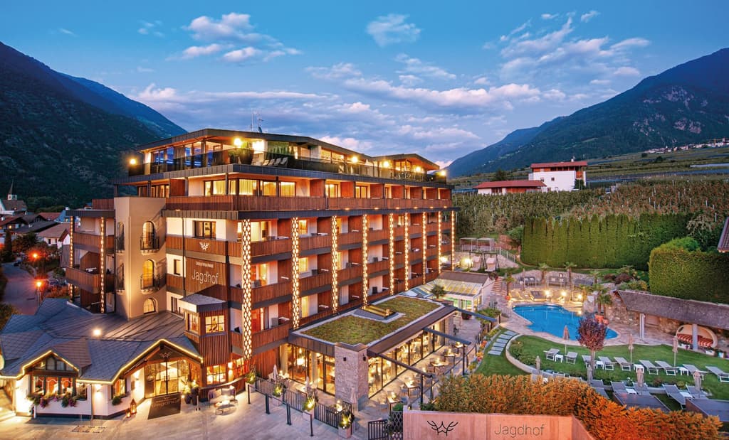Dolce Vita Hotel Piris Places Jagdhof in Latsch, Vinschgau